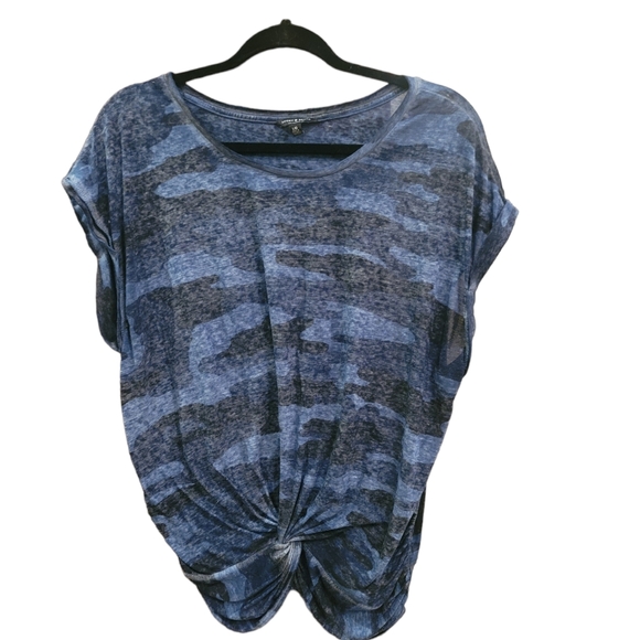 Lucky Brand Tops - 🤍 Lucky Brand Women's Blue Camo Burn Out Twist Front Tee || Size Large